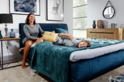 Lit Boxspring 140x200 Cm Velours Marron Clair Sommier Et Matelas Inclus Mastera -Disney Cars Soldes lit boxspring 140x200 cm velours marron clair sommier et matelas inclus mastera 3666722018722 1309145