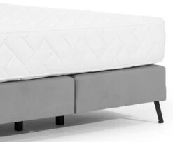 Lit Continental Capitonné Tissu Gris Pozza Avec Matelas 30 Cm En Latex Et Pied Métal Noir -Disney Cars Soldes lit continental capitonne tissu gris pozza avec matelas 30 cm en latex et pied metal noir 5904484022341 1398055