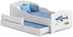 Lit Enfant Bois Blanc Impression Petit Requin 2 Couchages 70x140 Ou 80x160 Cm - Sommier Et Matelas Inclus - Madale